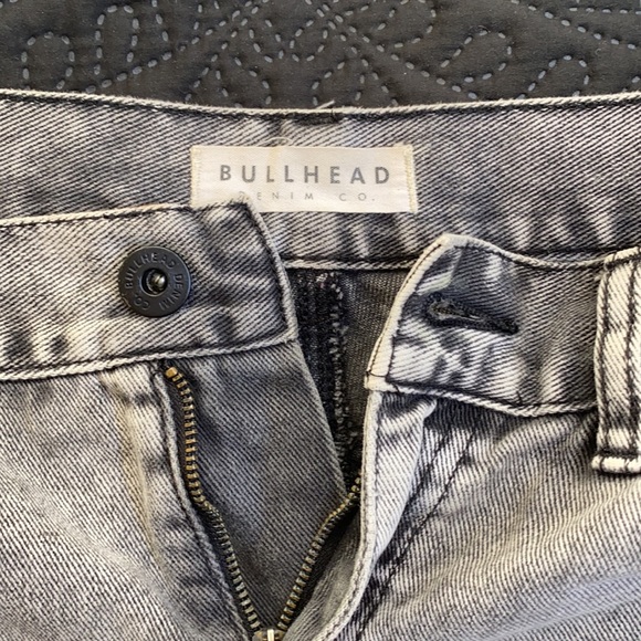 Bullhead Grey Jean Shorts - Picture 3 of 3